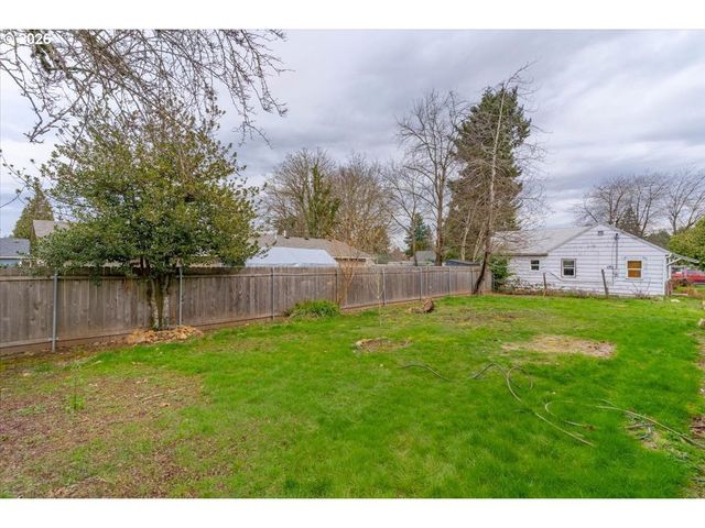 4623 Ne SUMNER St, Portland, OR 97218