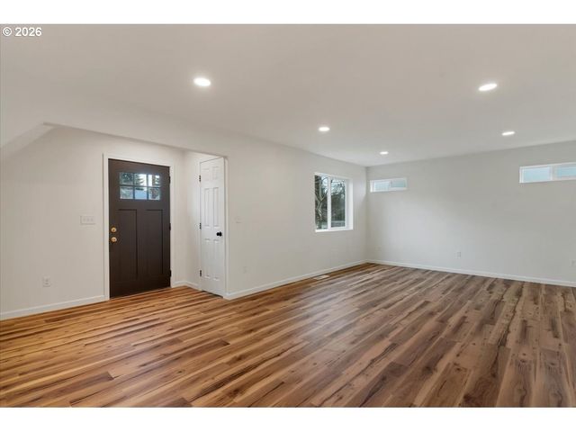 4623 Ne SUMNER St, Portland, OR 97218