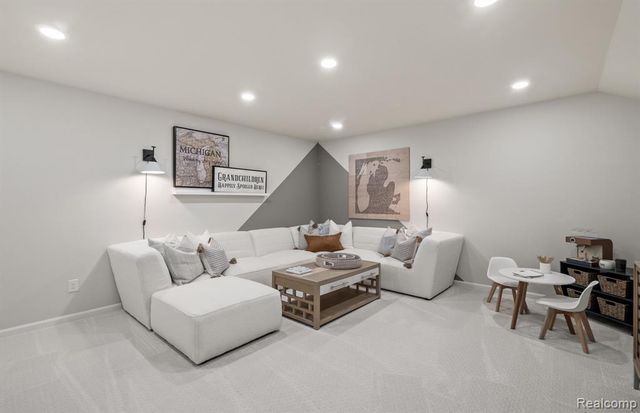 816 Kelpie Drive, Ann Arbor, MI 48108