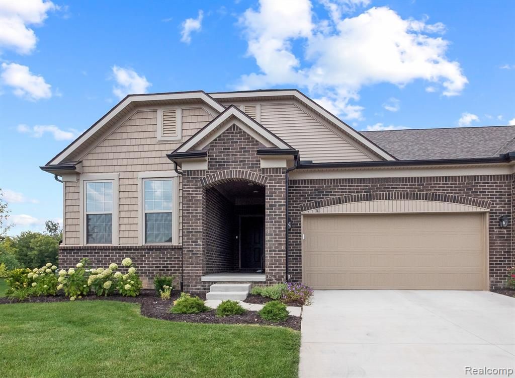 816 Kelpie Drive, Ann Arbor, MI 48108