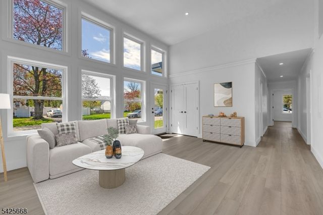 321 Willow Grove St, Hackettstown Town, NJ 07840