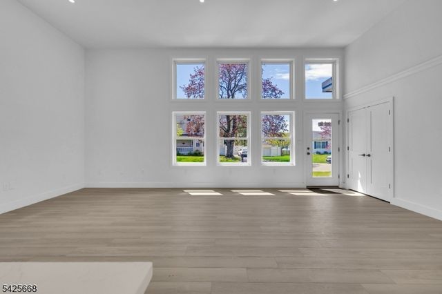 321 Willow Grove St, Hackettstown Town, NJ 07840