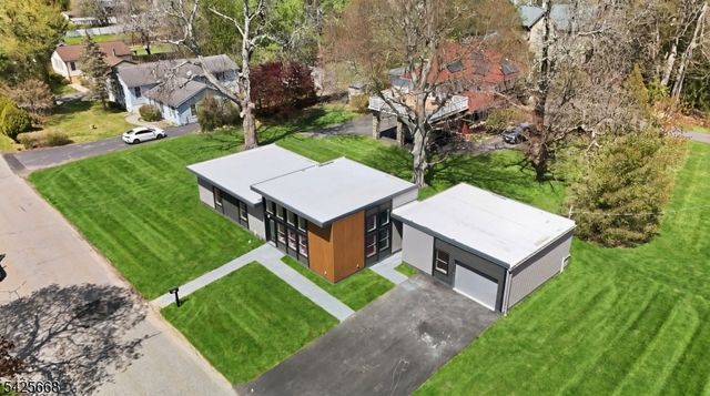 321 Willow Grove St, Hackettstown Town, NJ 07840