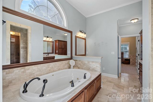 1104 Longwood Court, Matthews, NC 28104