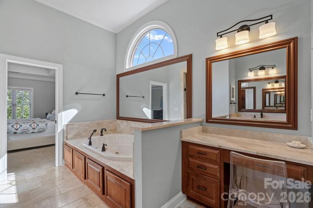 1104 Longwood Court, Matthews, NC 28104