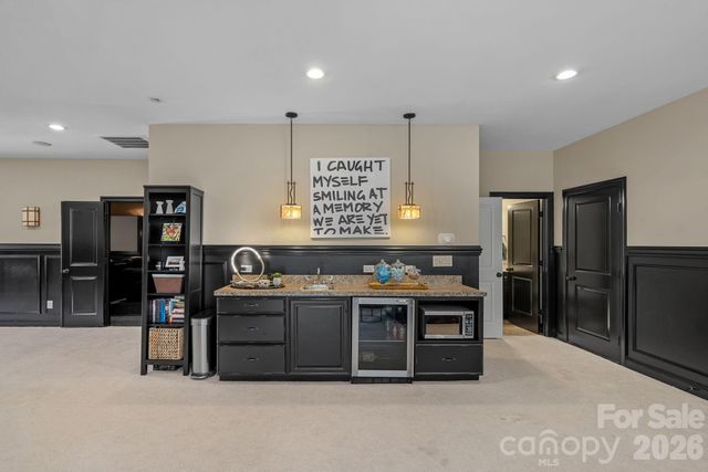 1104 Longwood Court, Matthews, NC 28104