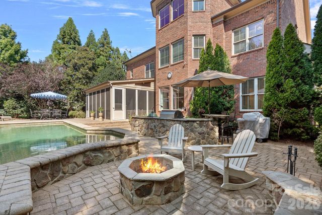 1104 Longwood Court, Matthews, NC 28104