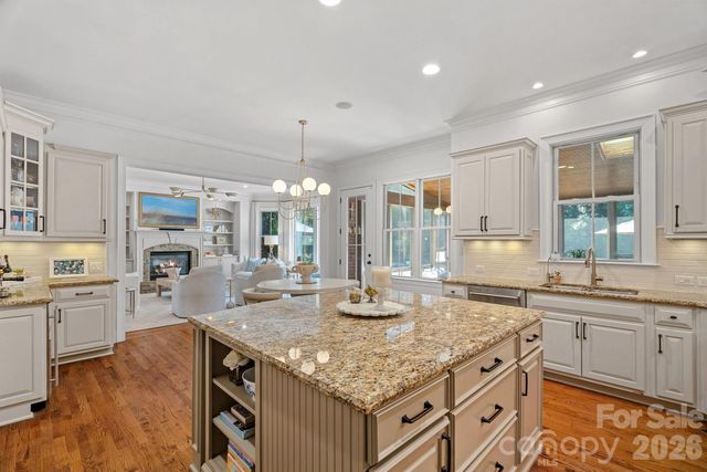 1104 Longwood Court, Matthews, NC 28104