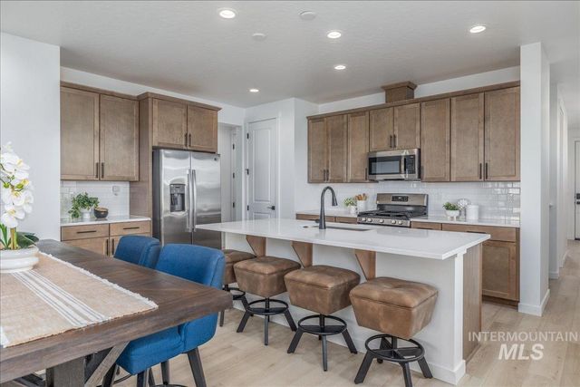 1218 Stirling Meadows Ct, Middleton, ID 83644