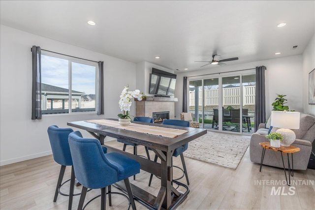 1218 Stirling Meadows Ct, Middleton, ID 83644