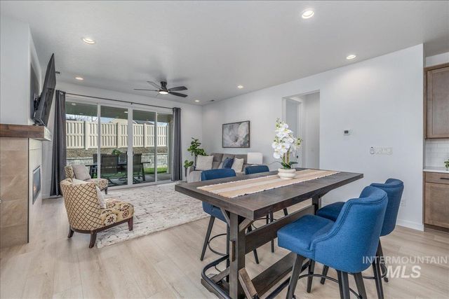 1218 Stirling Meadows Ct, Middleton, ID 83644