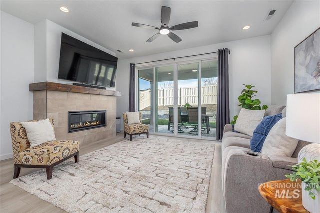 1218 Stirling Meadows Ct, Middleton, ID 83644