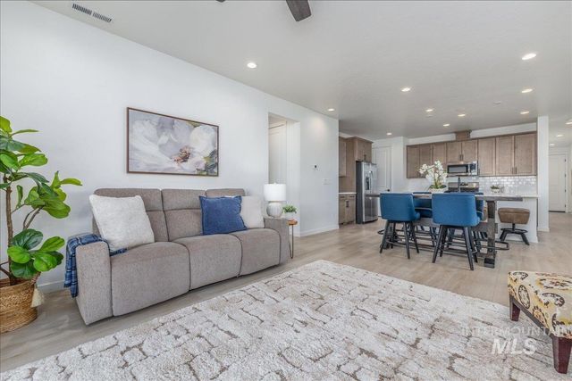 1218 Stirling Meadows Ct, Middleton, ID 83644