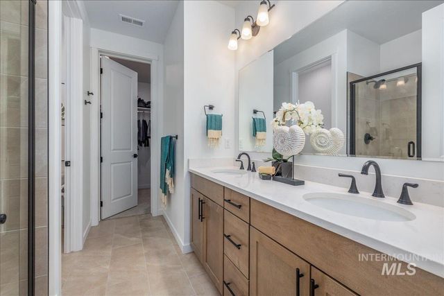 1218 Stirling Meadows Ct, Middleton, ID 83644