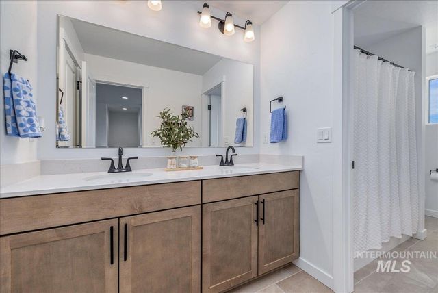 1218 Stirling Meadows Ct, Middleton, ID 83644