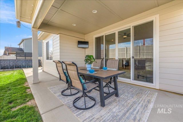 1218 Stirling Meadows Ct, Middleton, ID 83644