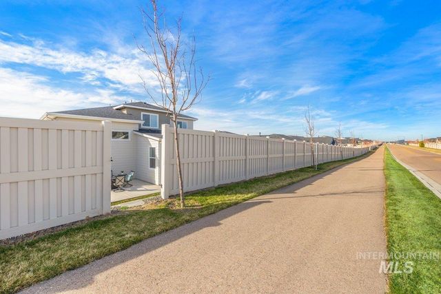 1218 Stirling Meadows Ct, Middleton, ID 83644