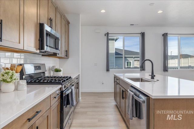 1218 Stirling Meadows Ct, Middleton, ID 83644