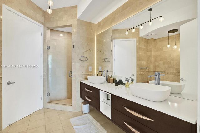 18101 Collins Avenue 1607, Sunny Isles Beach, FL 33160