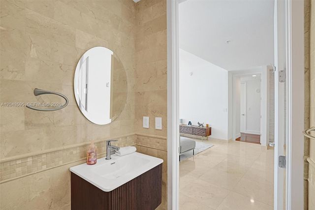 18101 Collins Avenue 1607, Sunny Isles Beach, FL 33160