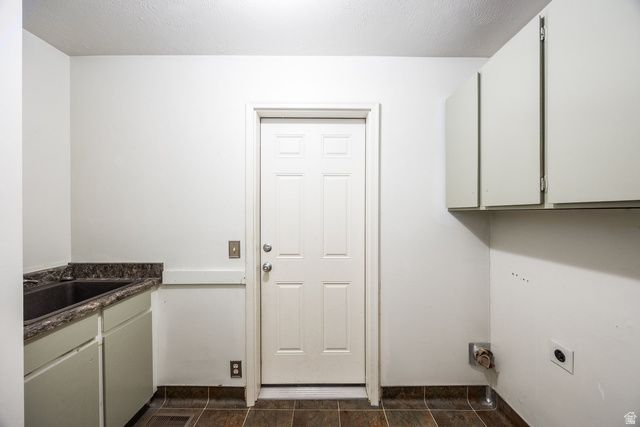 9739 S LAURA LANE DR, Sandy, UT 84092