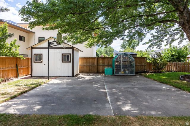 9739 S LAURA LANE DR, Sandy, UT 84092