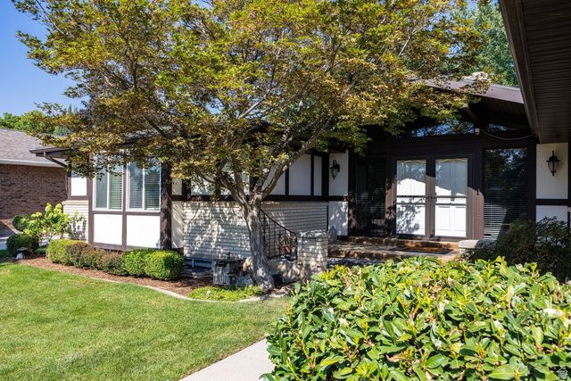 9739 S LAURA LANE DR, Sandy, UT 84092