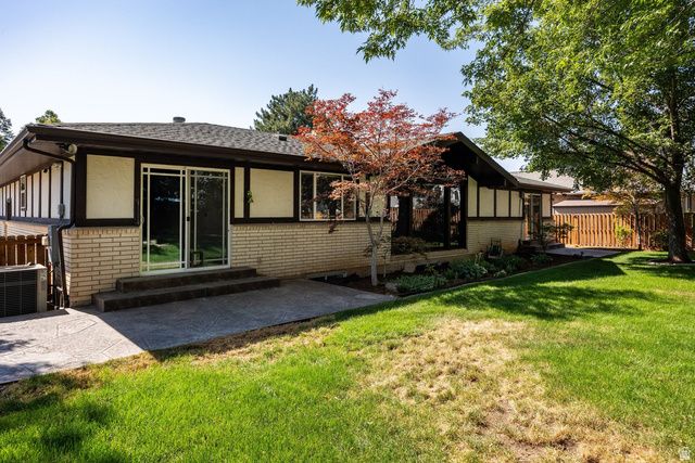9739 S LAURA LANE DR, Sandy, UT 84092