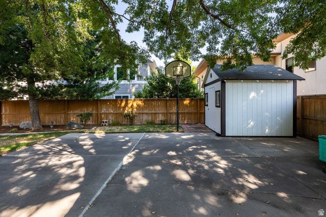 9739 S LAURA LANE DR, Sandy, UT 84092