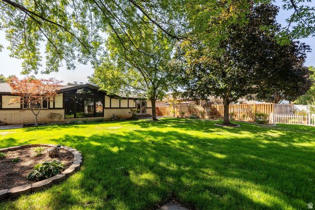 9739 S LAURA LANE DR, Sandy, UT 84092