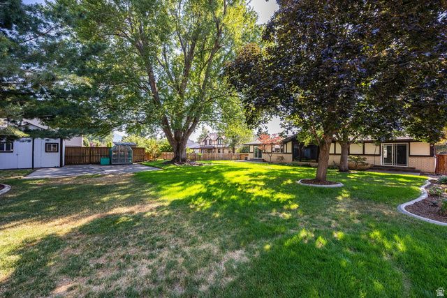 9739 S LAURA LANE DR, Sandy, UT 84092