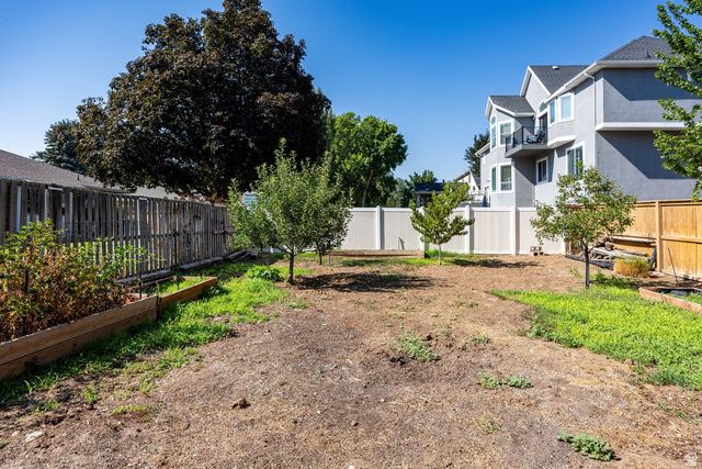 9739 S LAURA LANE DR, Sandy, UT 84092