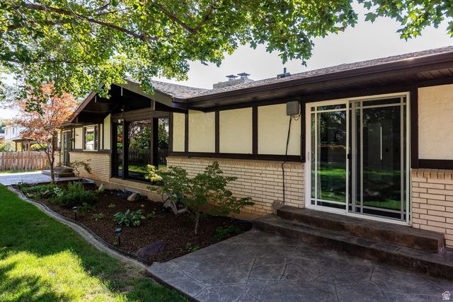 9739 S LAURA LANE DR, Sandy, UT 84092
