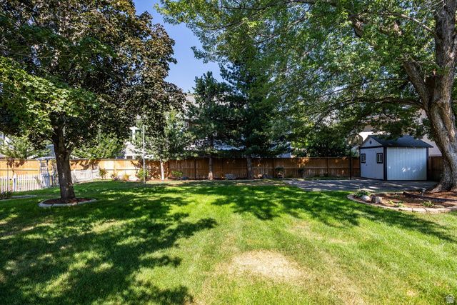 9739 S LAURA LANE DR, Sandy, UT 84092