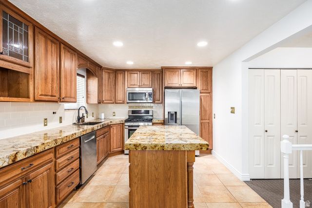 9739 S LAURA LANE DR, Sandy, UT 84092