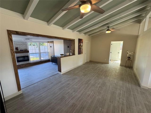 1500 CARSON CIRCLE NE, St Petersburg, FL 33703