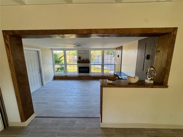 1500 CARSON CIRCLE NE, St Petersburg, FL 33703