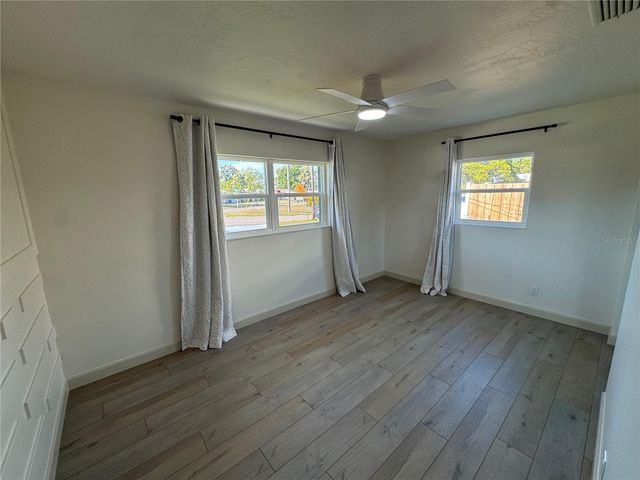 1500 CARSON CIRCLE NE, St Petersburg, FL 33703