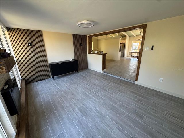 1500 CARSON CIRCLE NE, St Petersburg, FL 33703