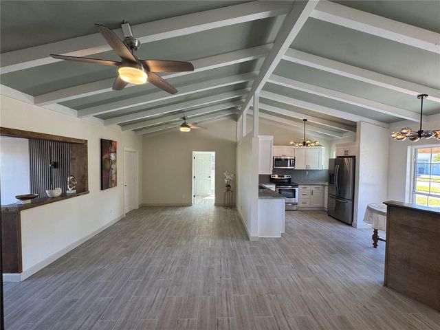 1500 CARSON CIRCLE NE, St Petersburg, FL 33703