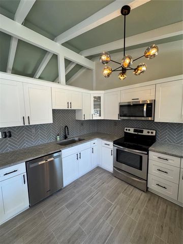 1500 CARSON CIRCLE NE, St Petersburg, FL 33703