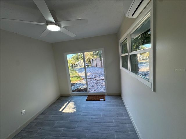 1500 CARSON CIRCLE NE, St Petersburg, FL 33703