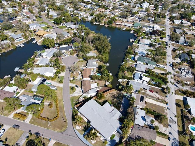 1500 CARSON CIRCLE NE, St Petersburg, FL 33703