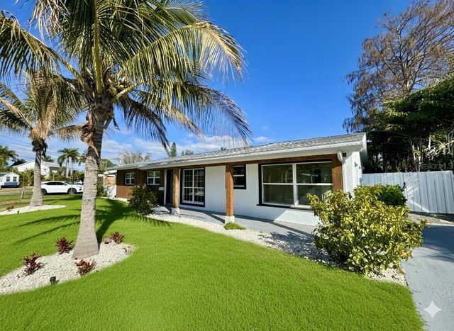 1500 CARSON CIRCLE NE, St Petersburg, FL 33703