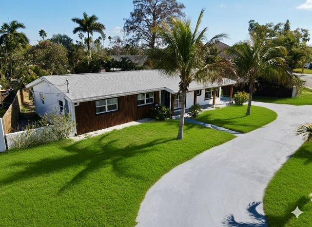 1500 CARSON CIRCLE NE, St Petersburg, FL 33703