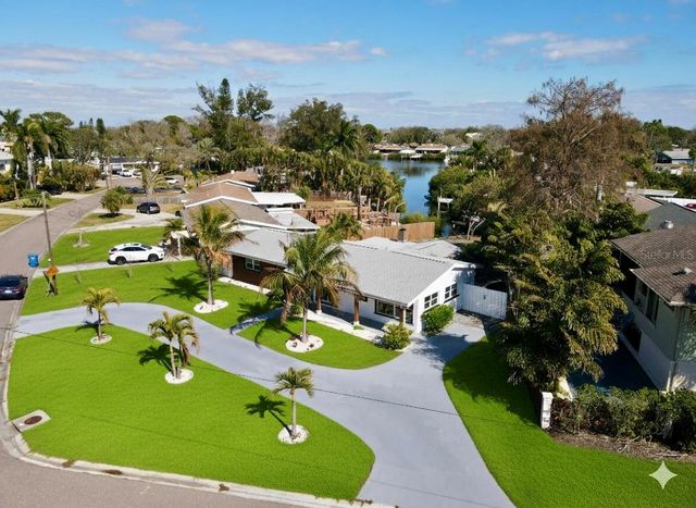 1500 CARSON CIRCLE NE, St Petersburg, FL 33703