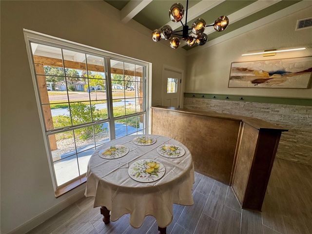 1500 CARSON CIRCLE NE, St Petersburg, FL 33703