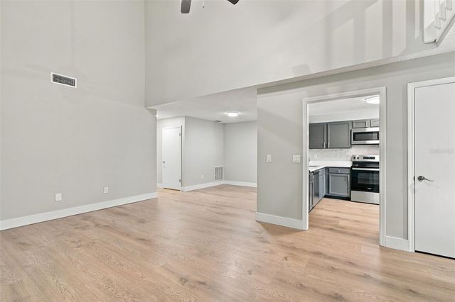 3118 VALLEY OAKS DRIVE, Tampa, FL 33618