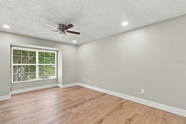 3118 VALLEY OAKS DRIVE, Tampa, FL 33618