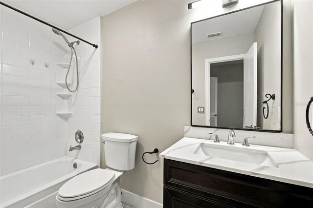 3118 VALLEY OAKS DRIVE, Tampa, FL 33618